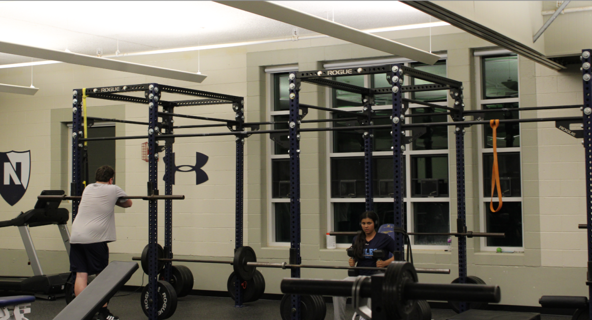 Jameson O’Neill (Class II) and Orlaith McDonagh (Class II) lifting in the Dawg Cage